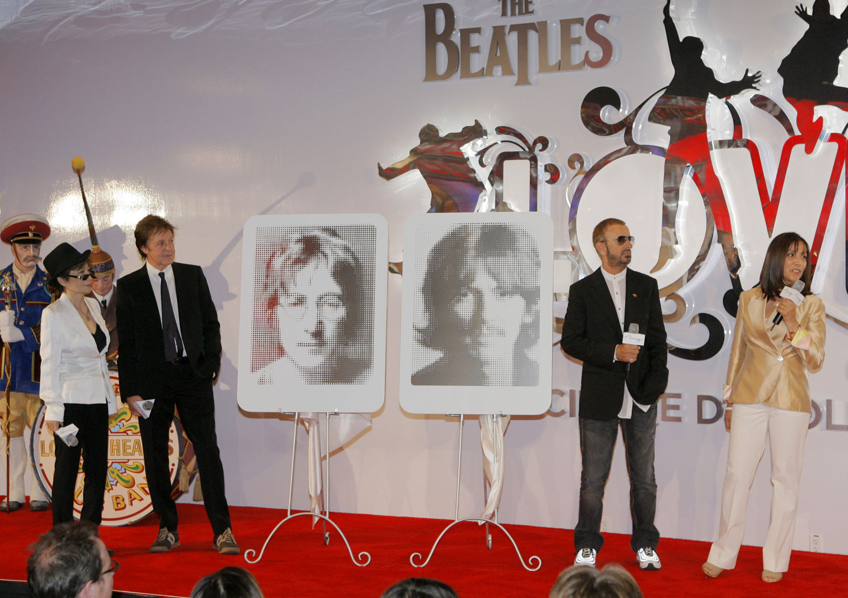 2007: Paul McCartney, Ringo Starr, Yoko Ono Lennon, Olivia Harrison